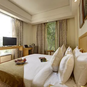 Saltstayz Select - Galleria Market & Golf Course Road Hotel